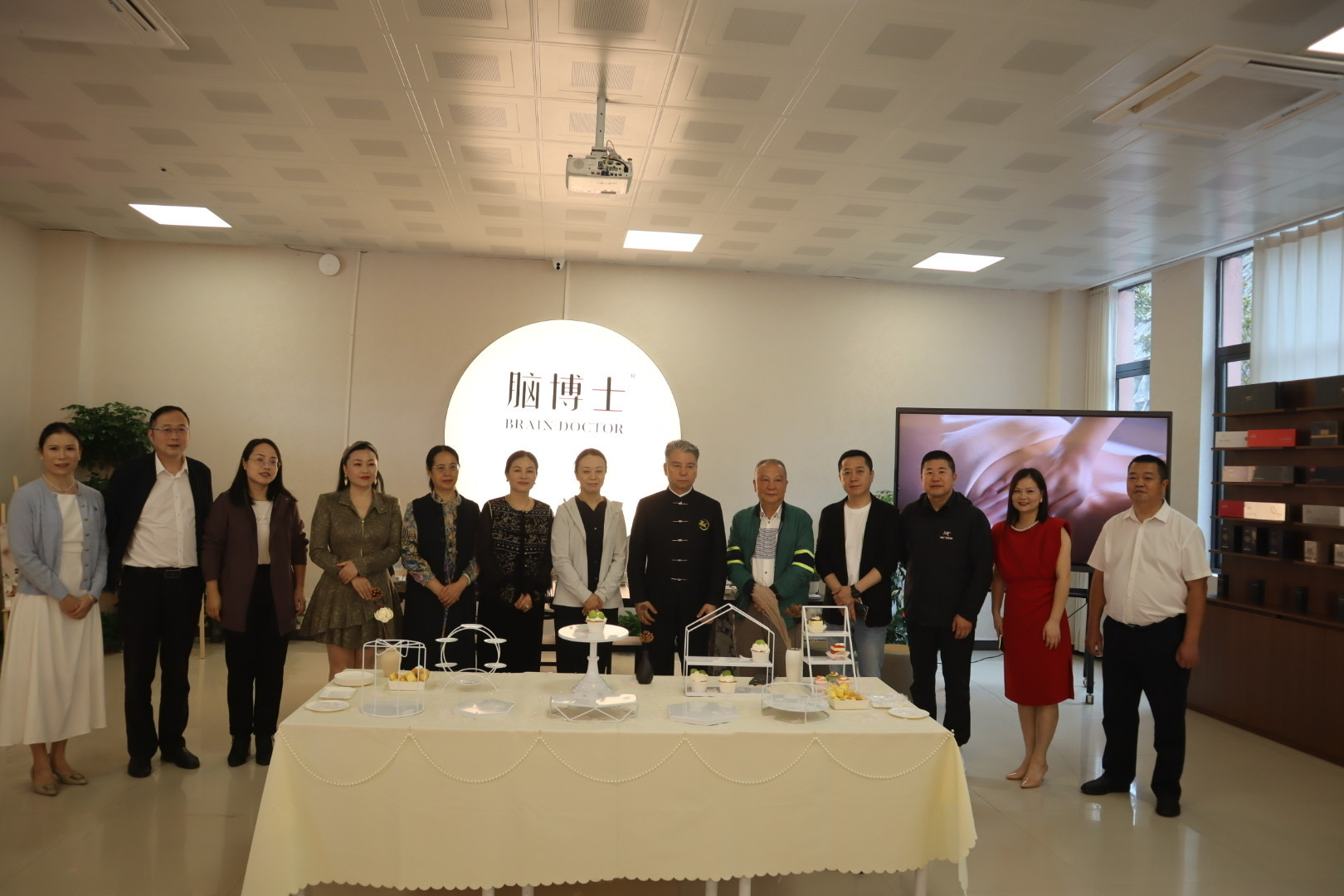 校企共建健康管理脑博士产业学院