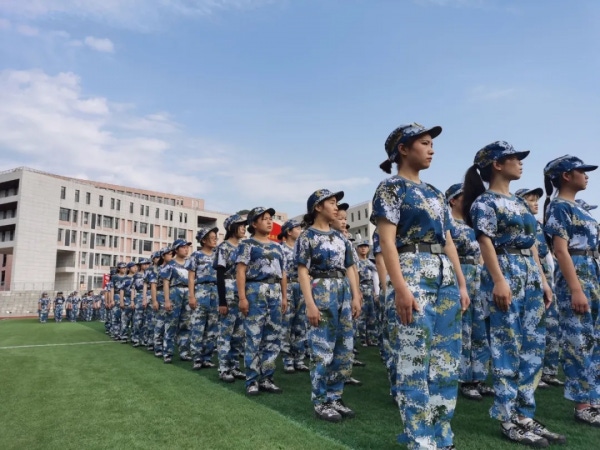 军训现场.png