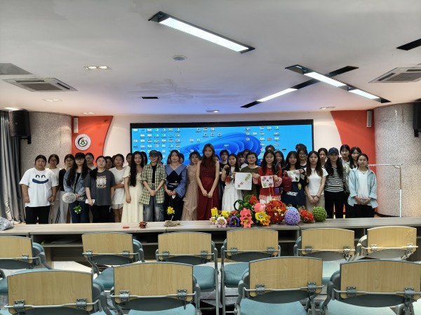 活动工作人员合照 图8.jpg