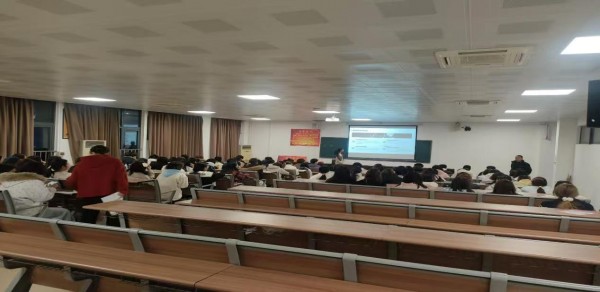 心系宿舍安全 情暖健康校园