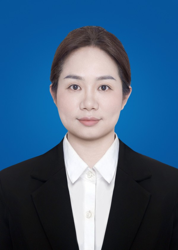 杨千颉 +英语教研组 - 副本.jpg