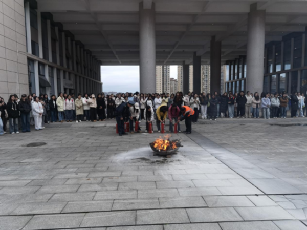 消防安全培训实操现场.png