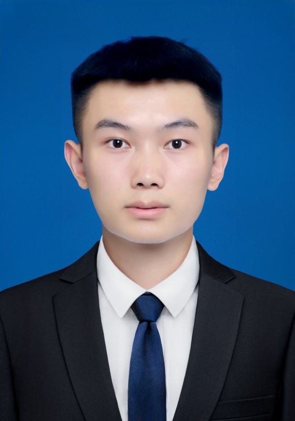 王雄+体育教师.jpg