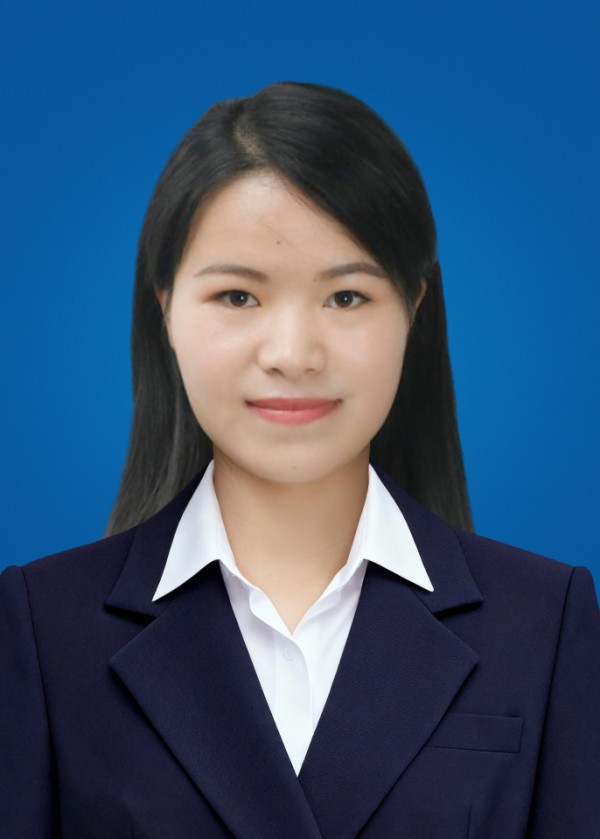 彭婷+心理教师.jpg