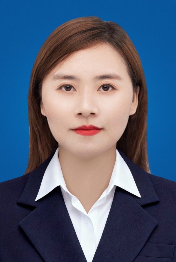 朱玥+心理教师.jpg