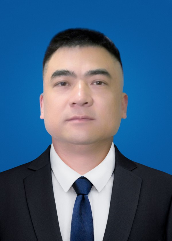 杨卓+办公室主任.jpg