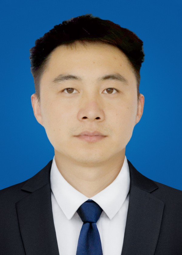 李士佳+体育教师.jpg