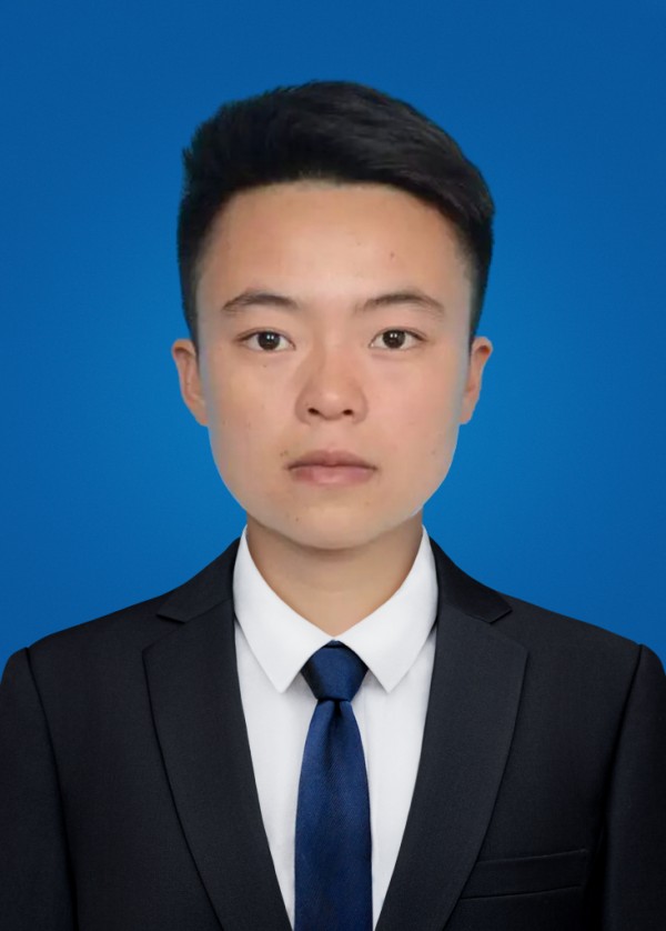 曾洁睿+体育教师.jpg