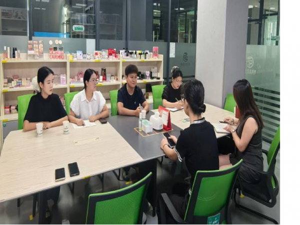 与中山中研化妆品有限公司人事负责人座谈交流.png